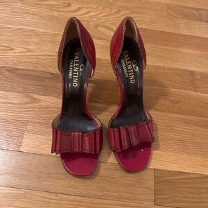 Red Valentino Garavani leather pumps size 37.5 size 7